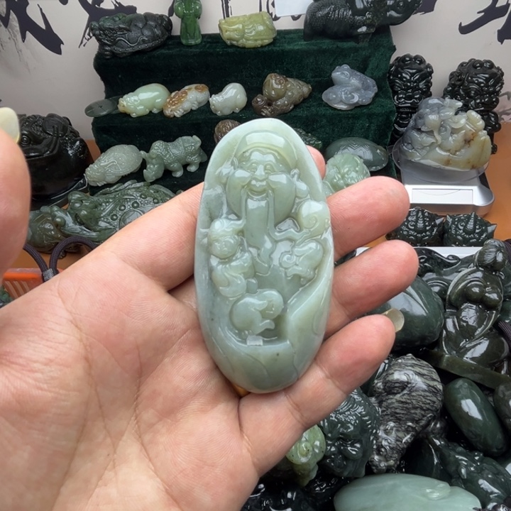 和田玉未镶嵌把件