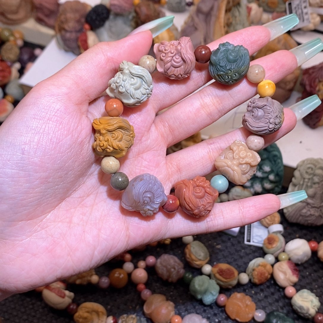 未镶嵌手链石英质玉（阿拉善玉）