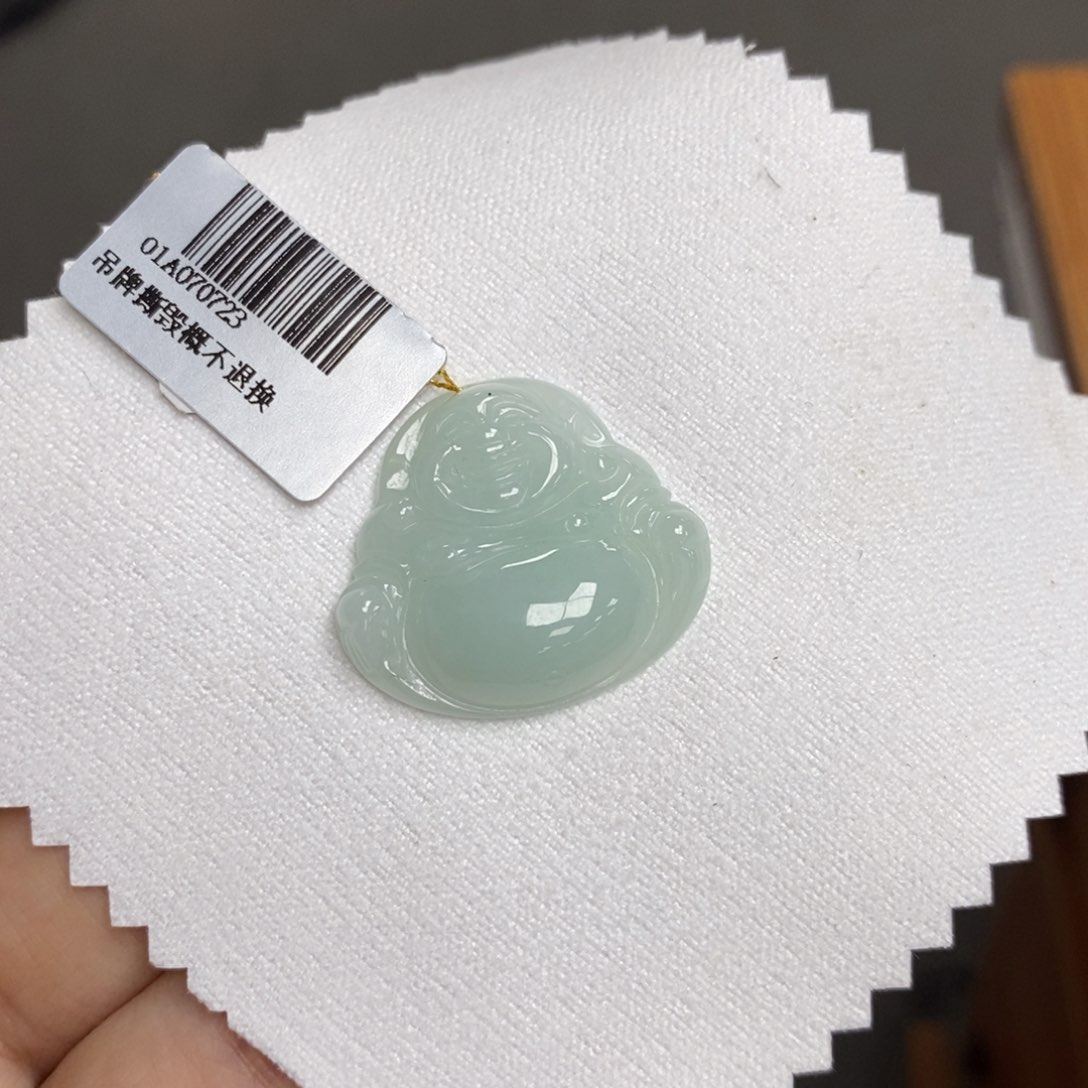 翡翠未镶嵌颈饰佛公