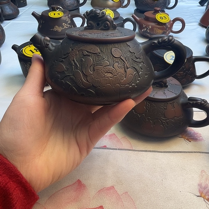 ←****→广西钦州坭兴陶茶壶