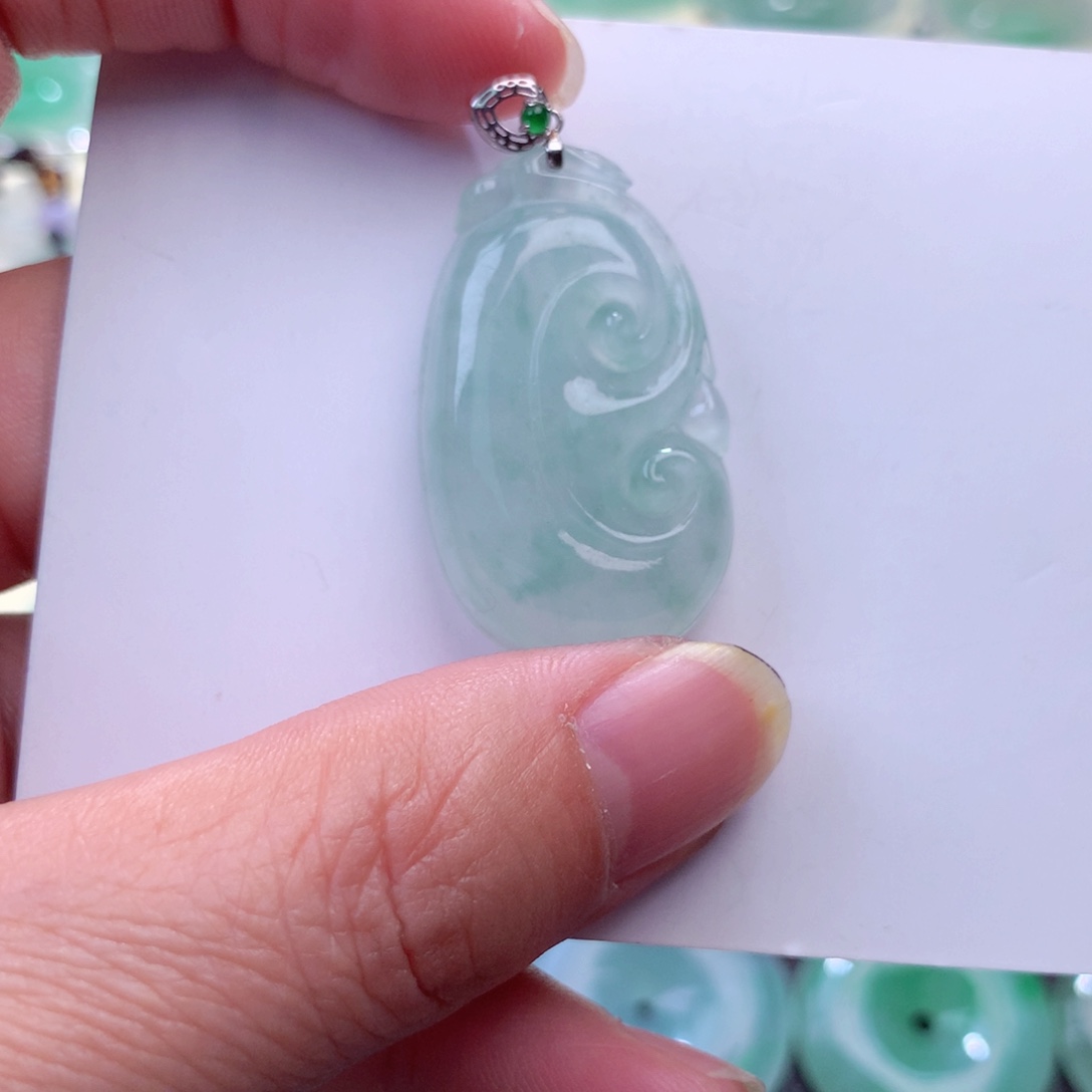 翡翠吊坠(不含链)18K金镶嵌