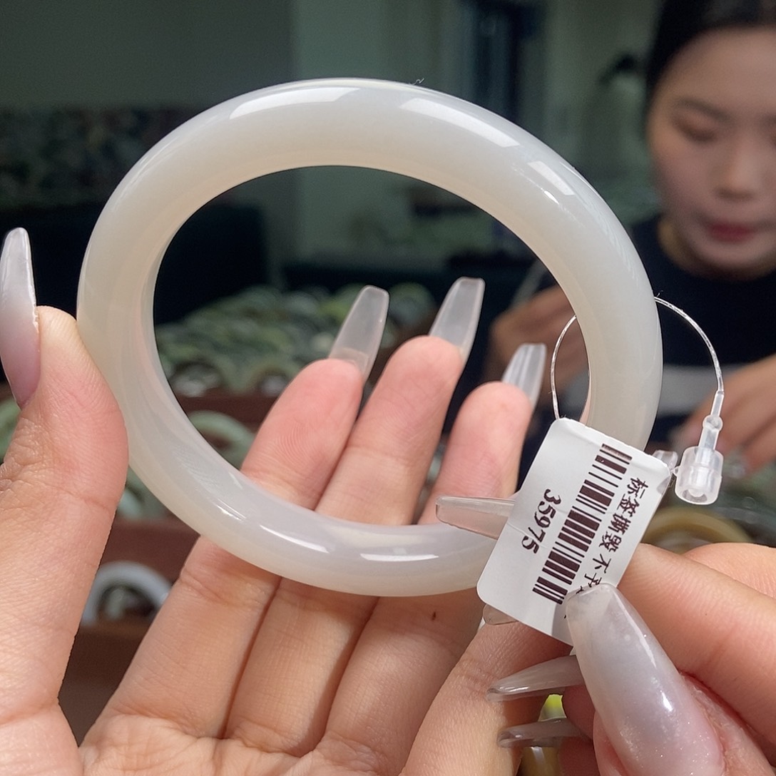 和田玉手镯未镶嵌59