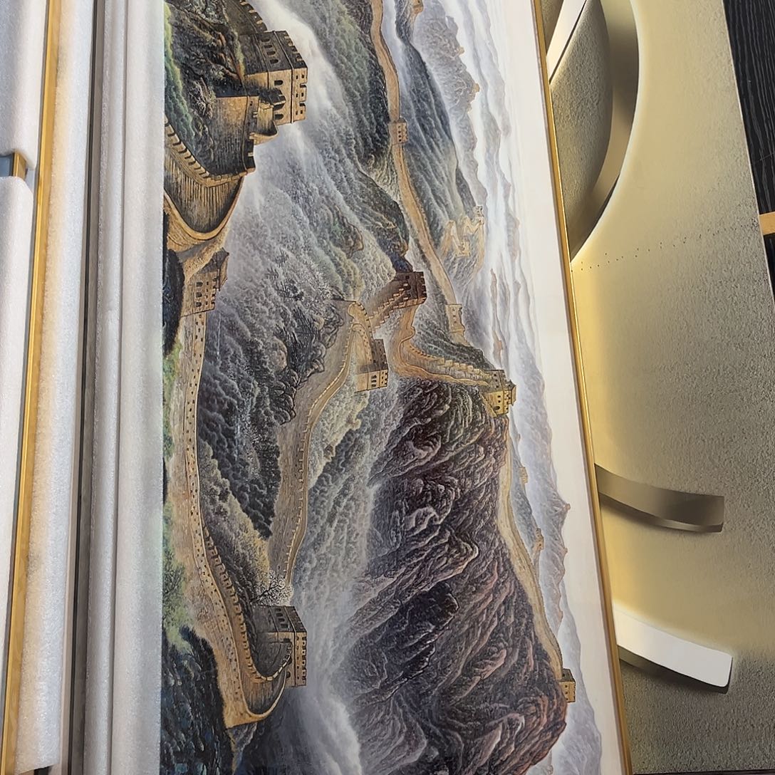 横款80*200金框晶瓷长城有落款