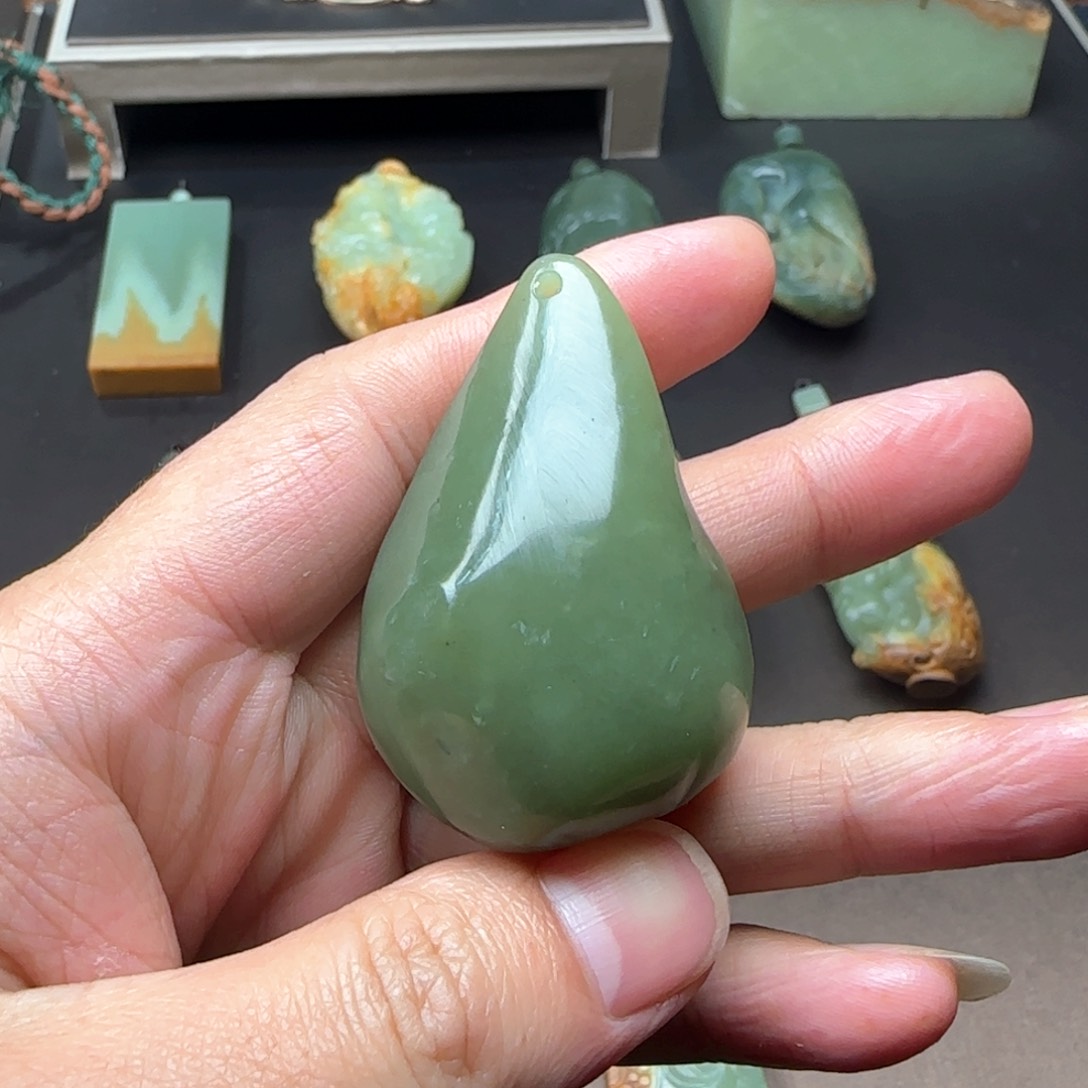 岫岩老玉（透闪石质玉）未镶嵌挂件