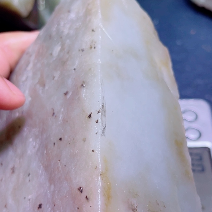 陌***双和田玉（糖玉）未镶嵌珠宝半成品