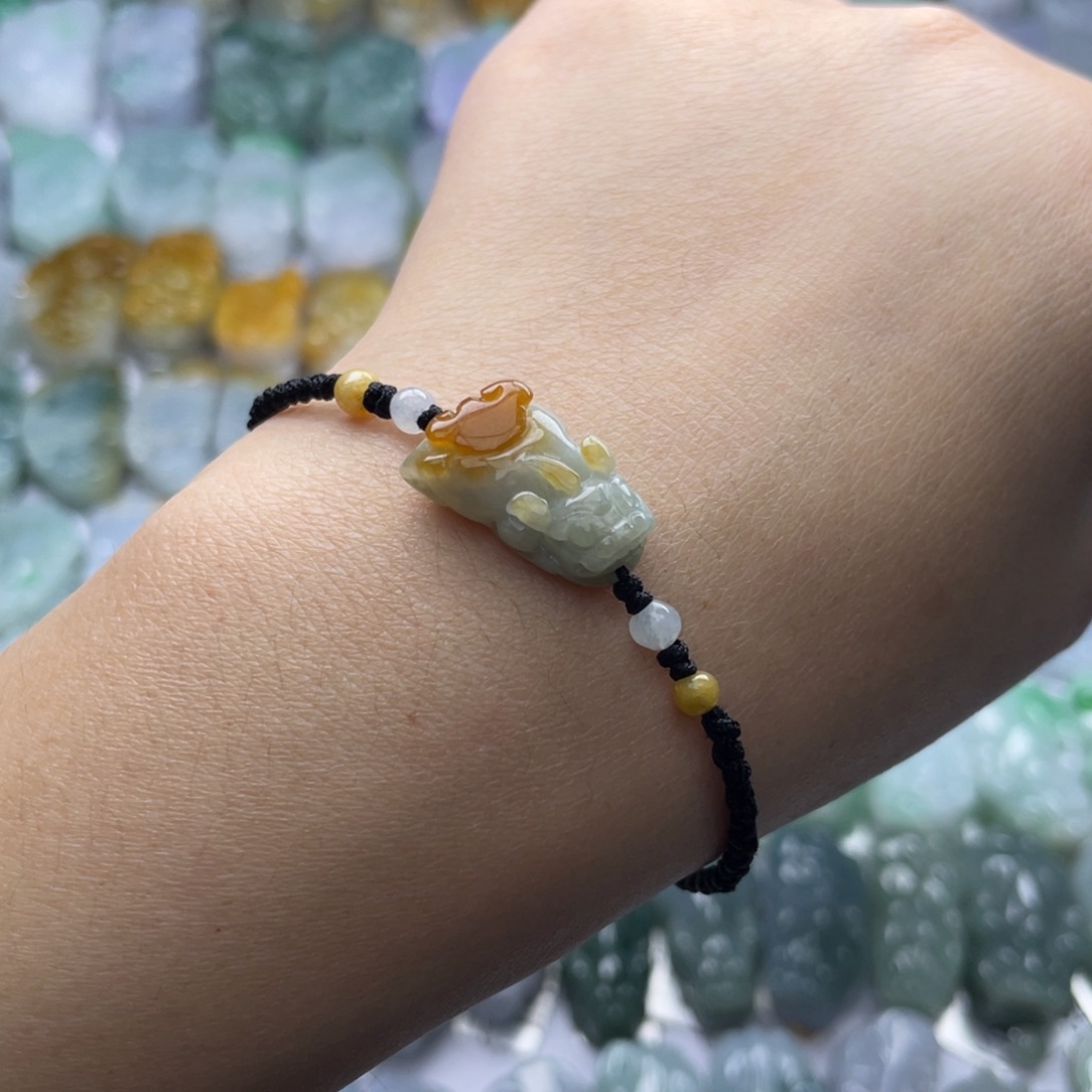 翡翠颈饰未镶嵌貔貅