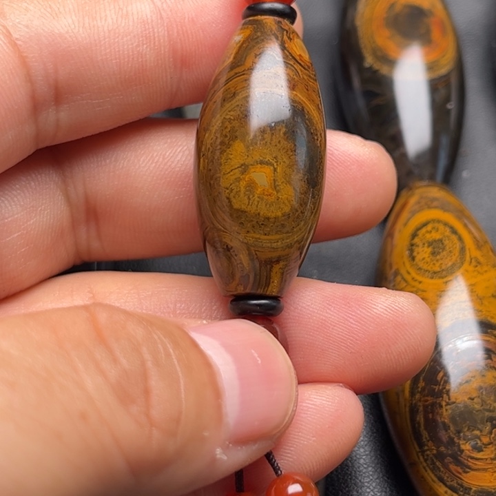 时***苒石英岩玉合金颈饰