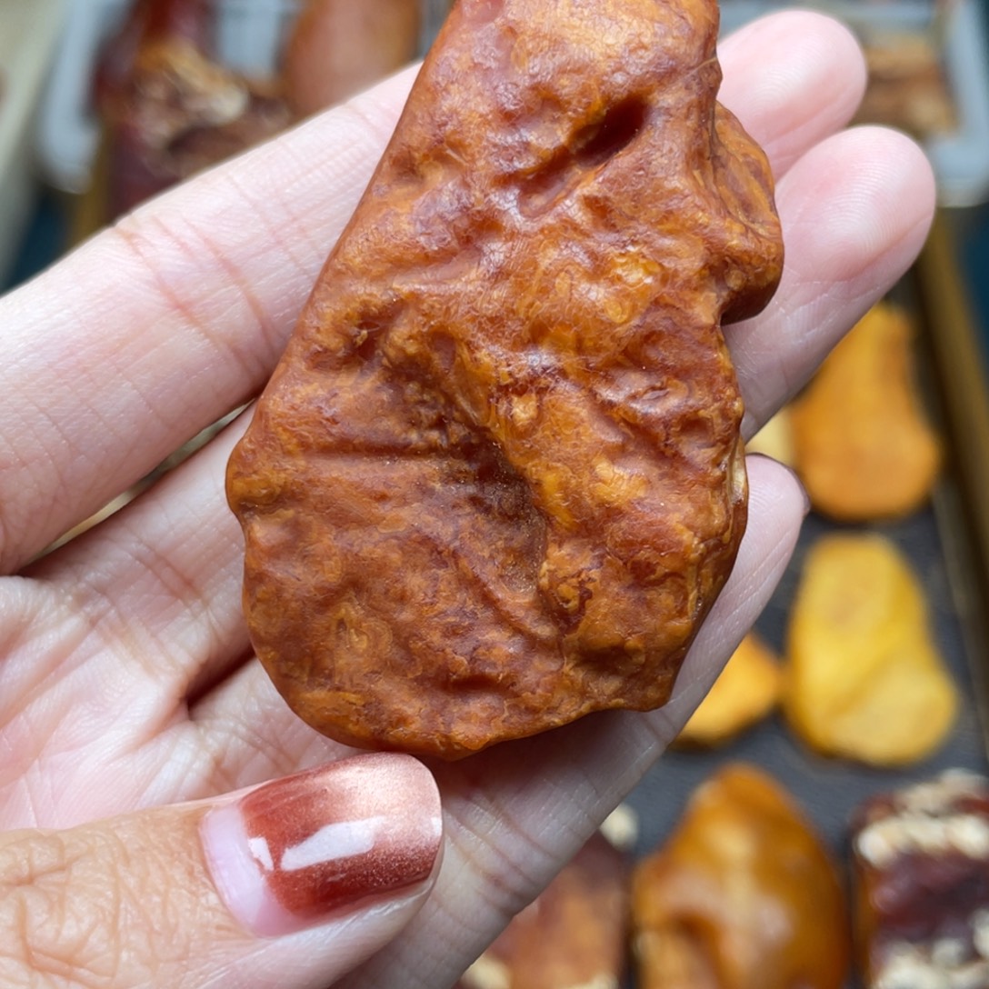 琥珀未镶嵌珠宝奇石