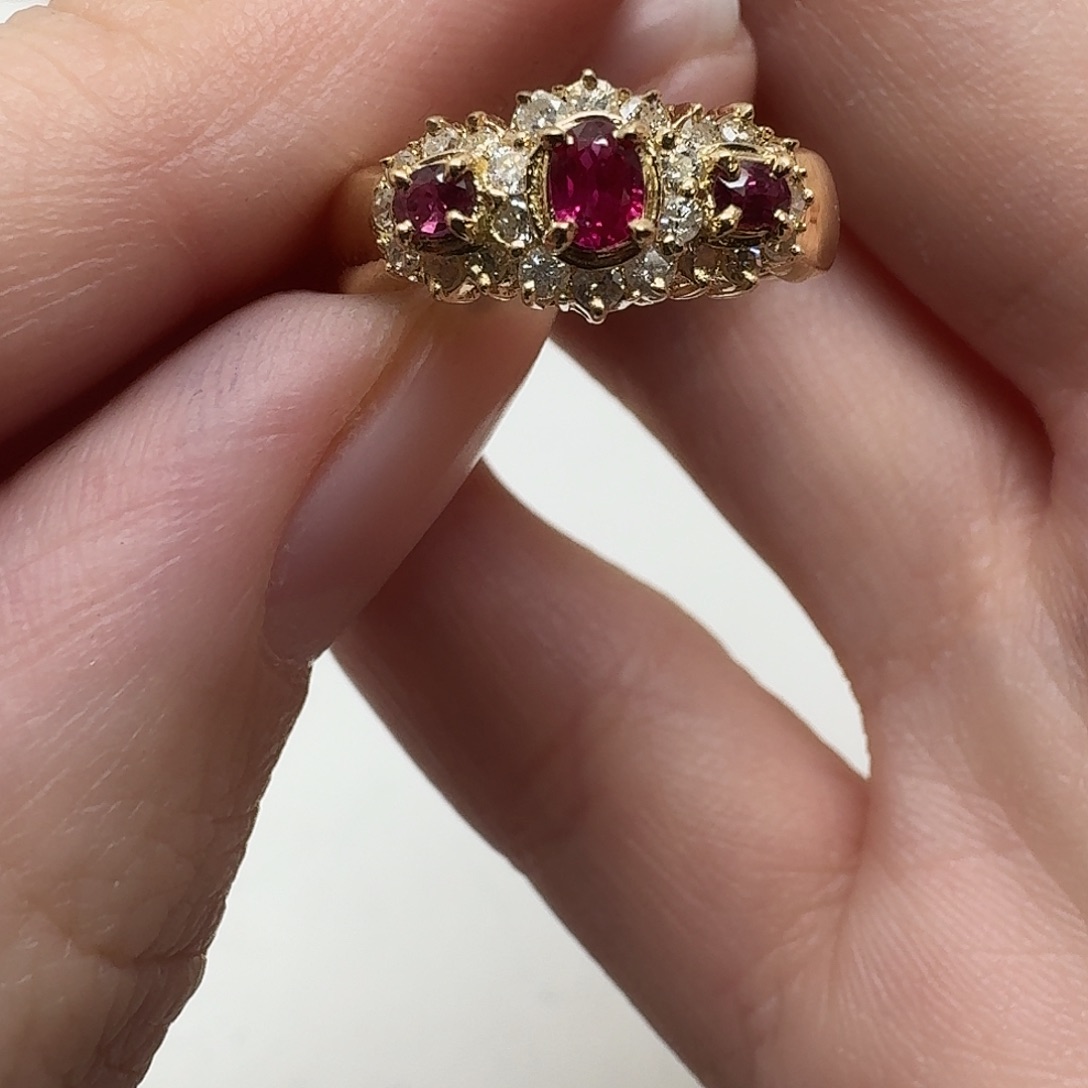 戒指红宝石未镶嵌