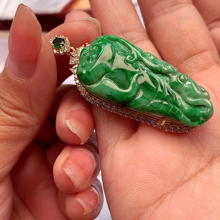 翡翠颈饰银S925镶嵌翡翠