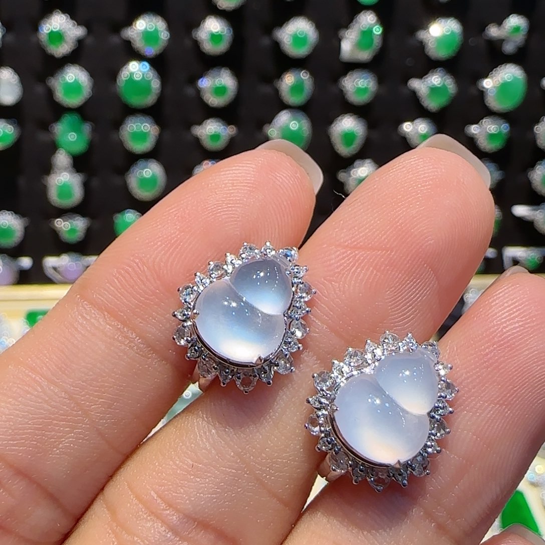 翡翠耳环18K金镶嵌葫芦耳包