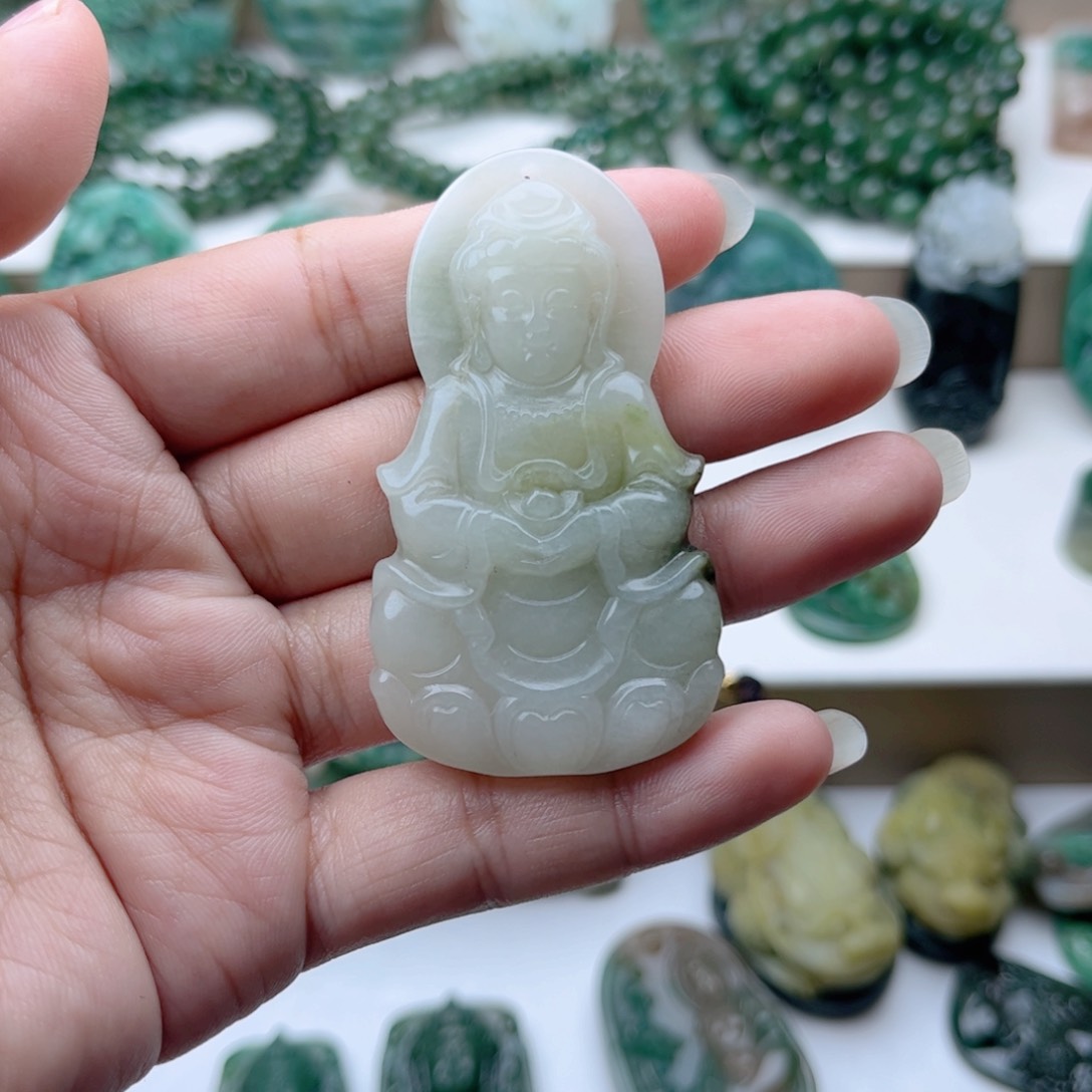 独山玉未镶嵌挂件