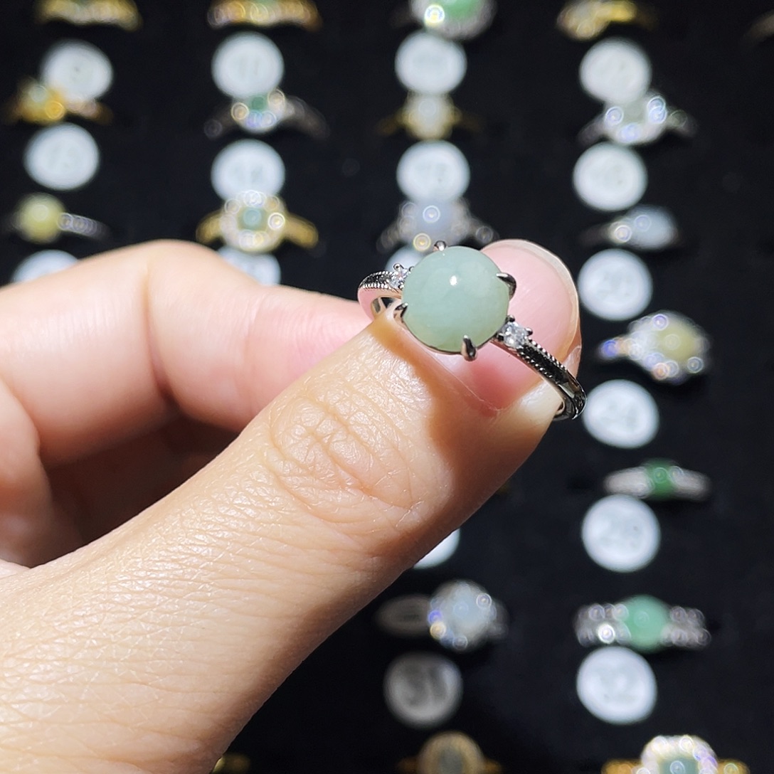 翡翠未镶嵌戒指戒指