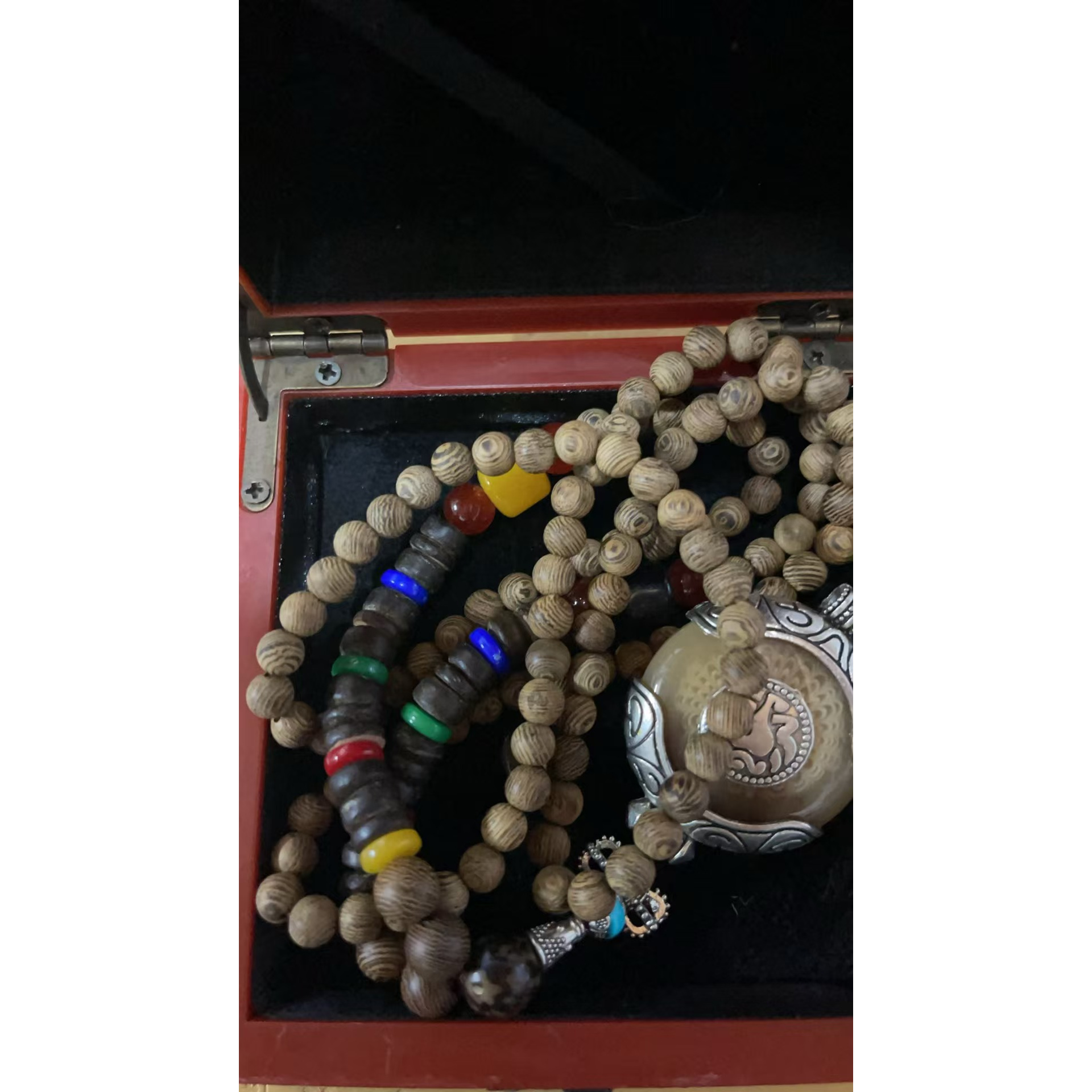 【闪购链接】鸡翅木长串摆件一个