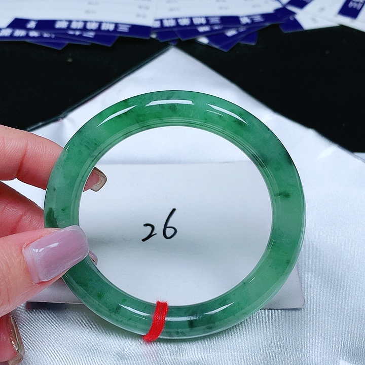 翡翠手镯（圆镯）未镶嵌