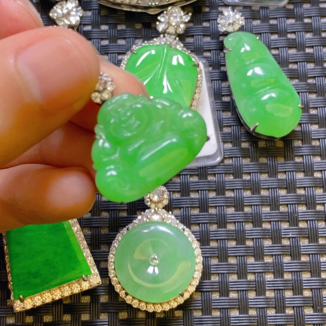 翡翠颈饰银S925镶嵌吊坠