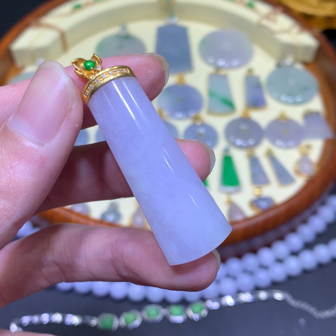 翡翠吊坠(不含链)18K金镶嵌