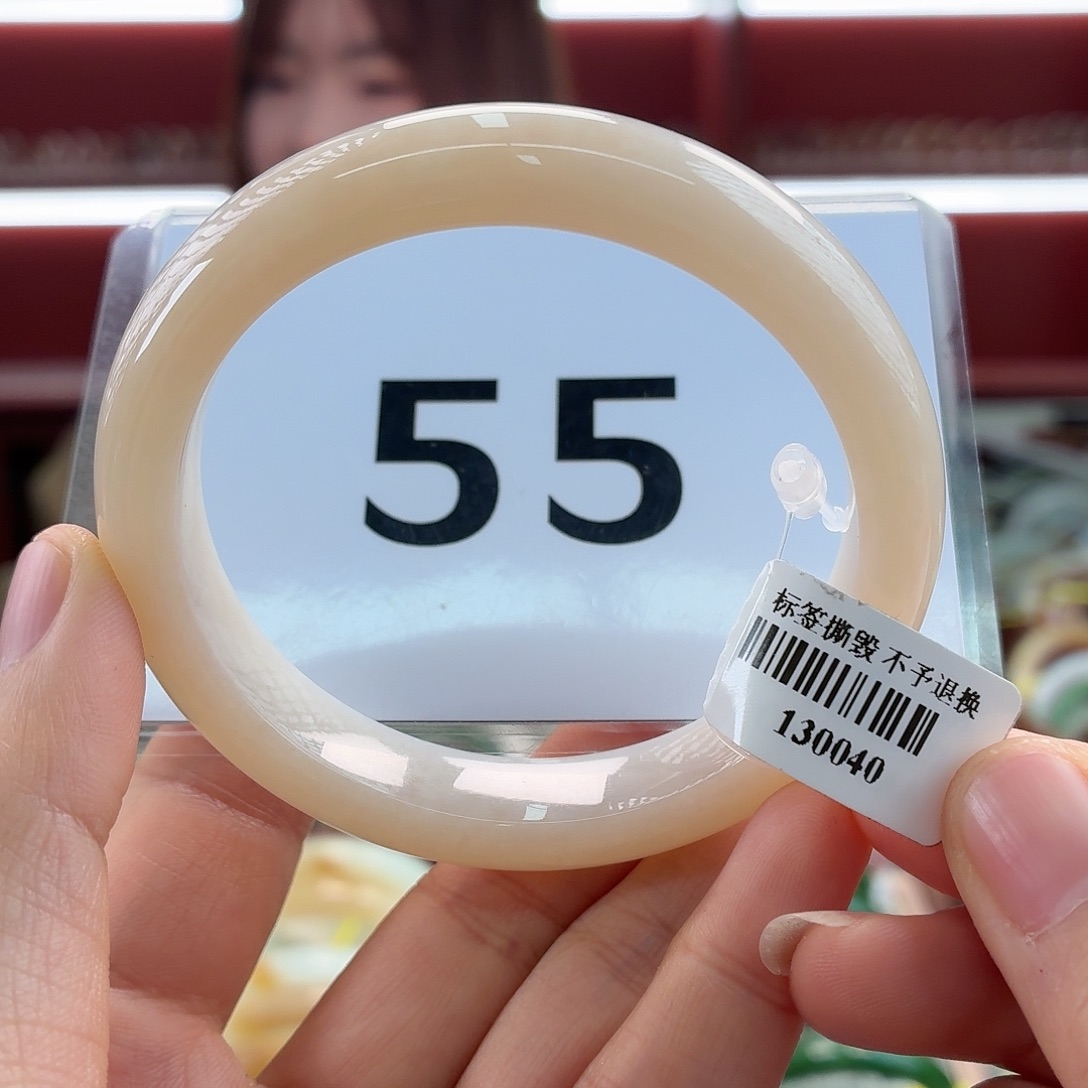 *****和田玉未镶嵌手镯