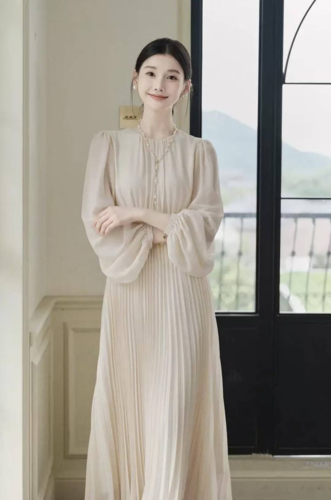 《钢琴曲》法式复古长袖收腰显瘦气质连衣裙灯笼袖百褶长裙