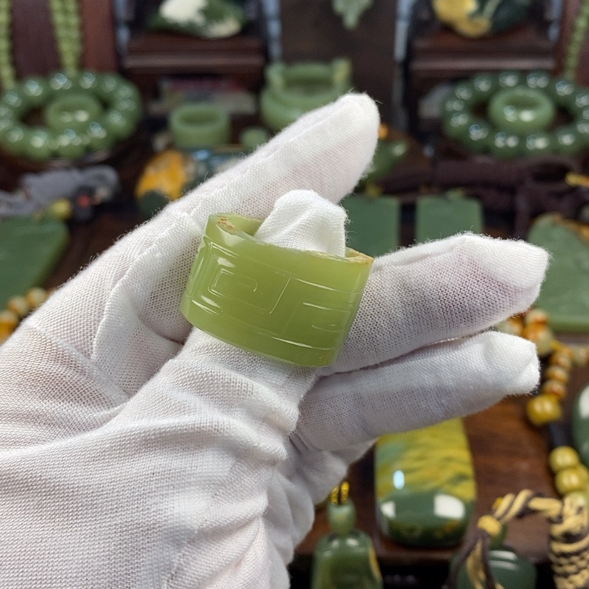 【闪购商品】岫岩河磨玉（透闪石质玉）颈饰未镶嵌