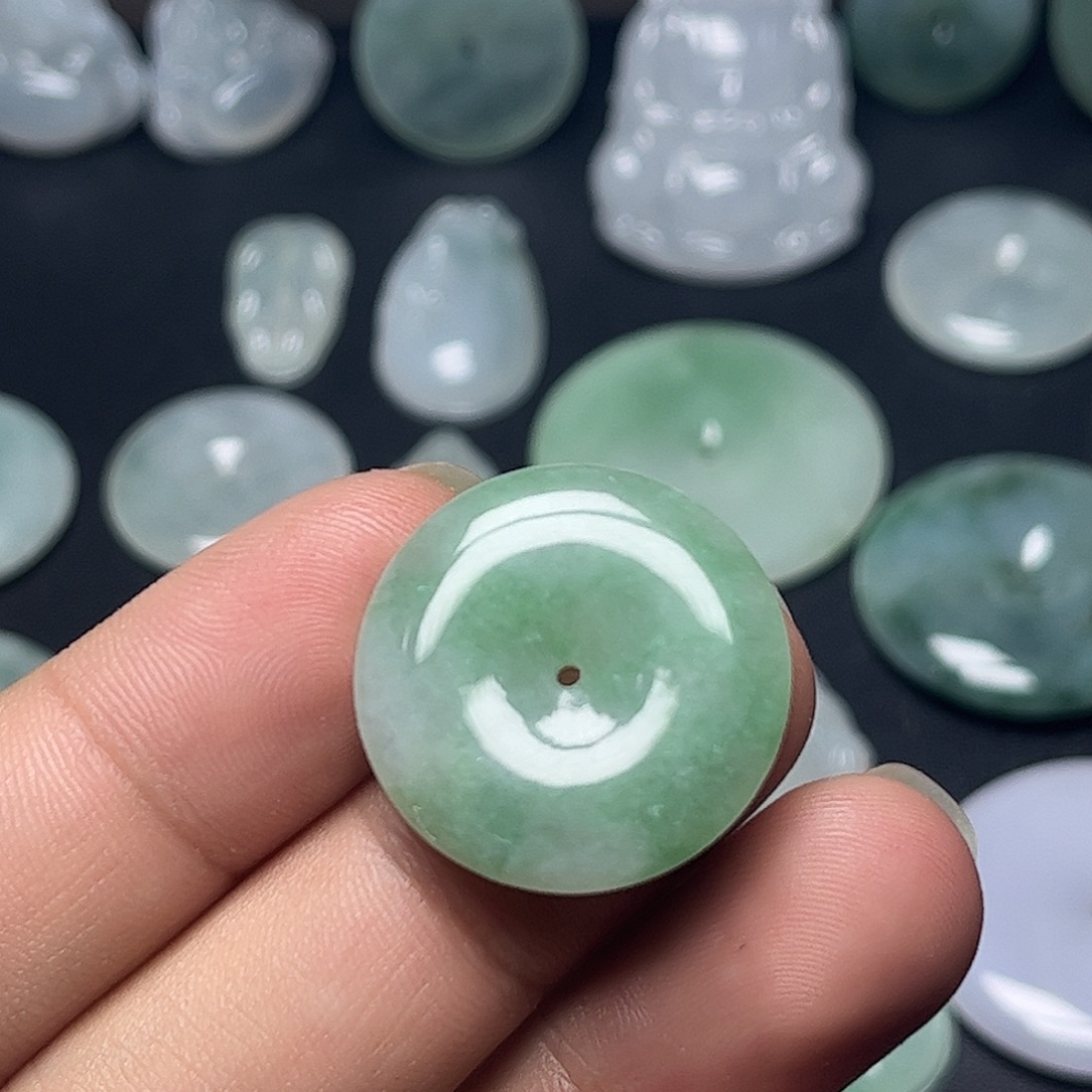 翡翠未镶嵌颈饰缅甸天然翡翠