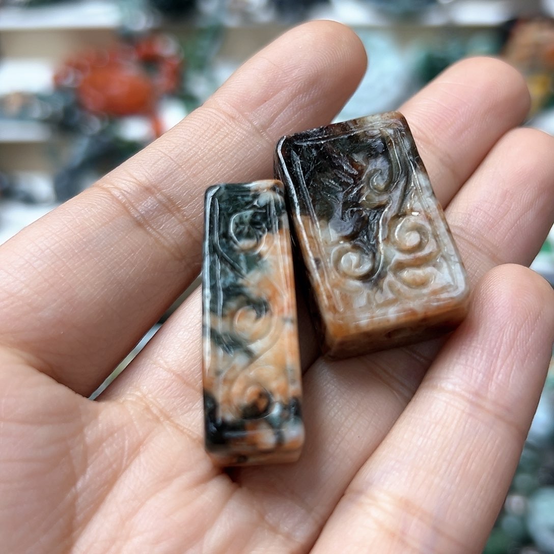 翡翠颈饰未镶嵌六***耳炸