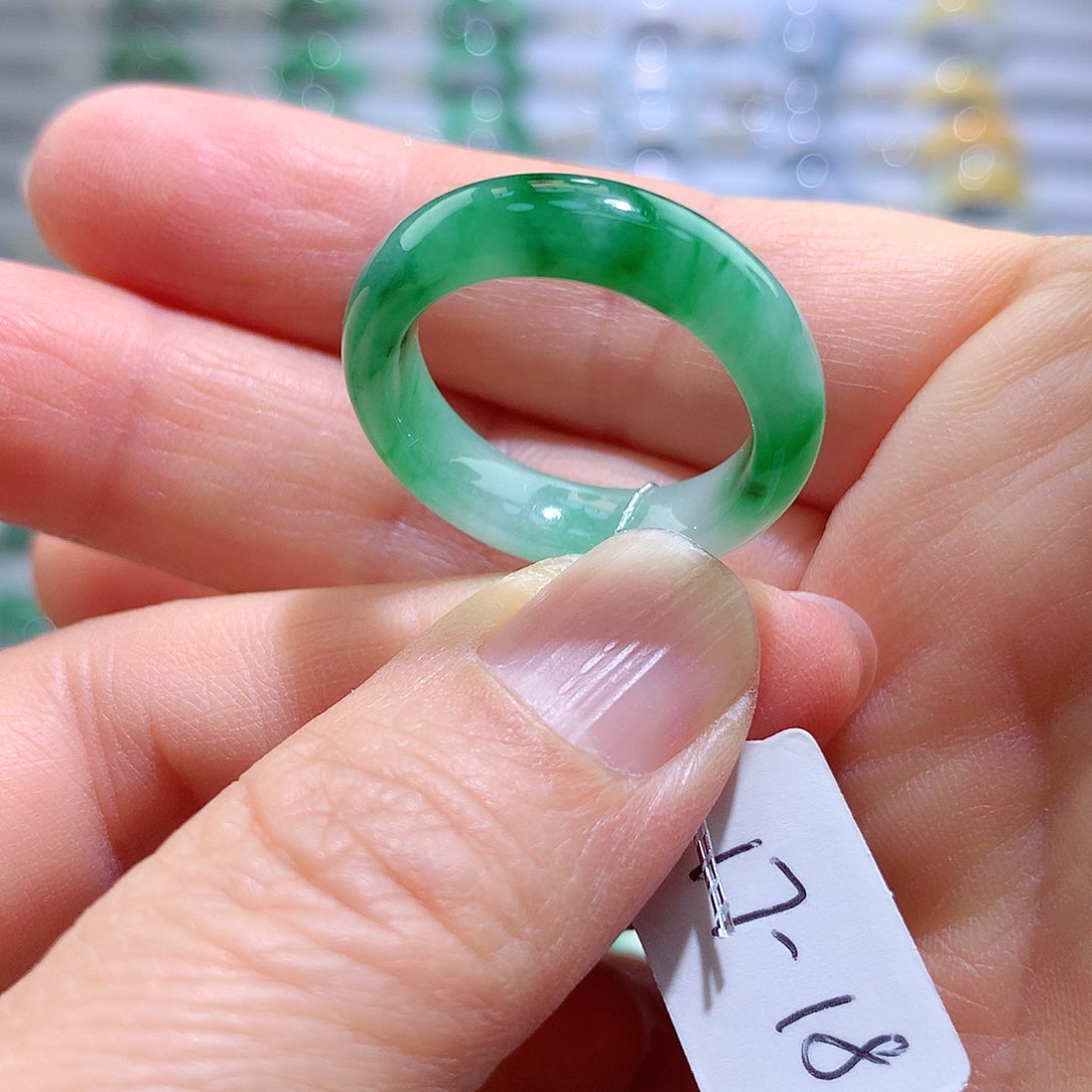 翡翠戒指未镶嵌17-18号