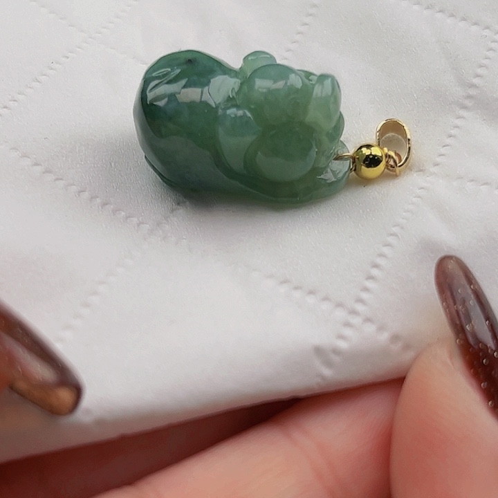 翡翠未镶嵌颈饰挂件