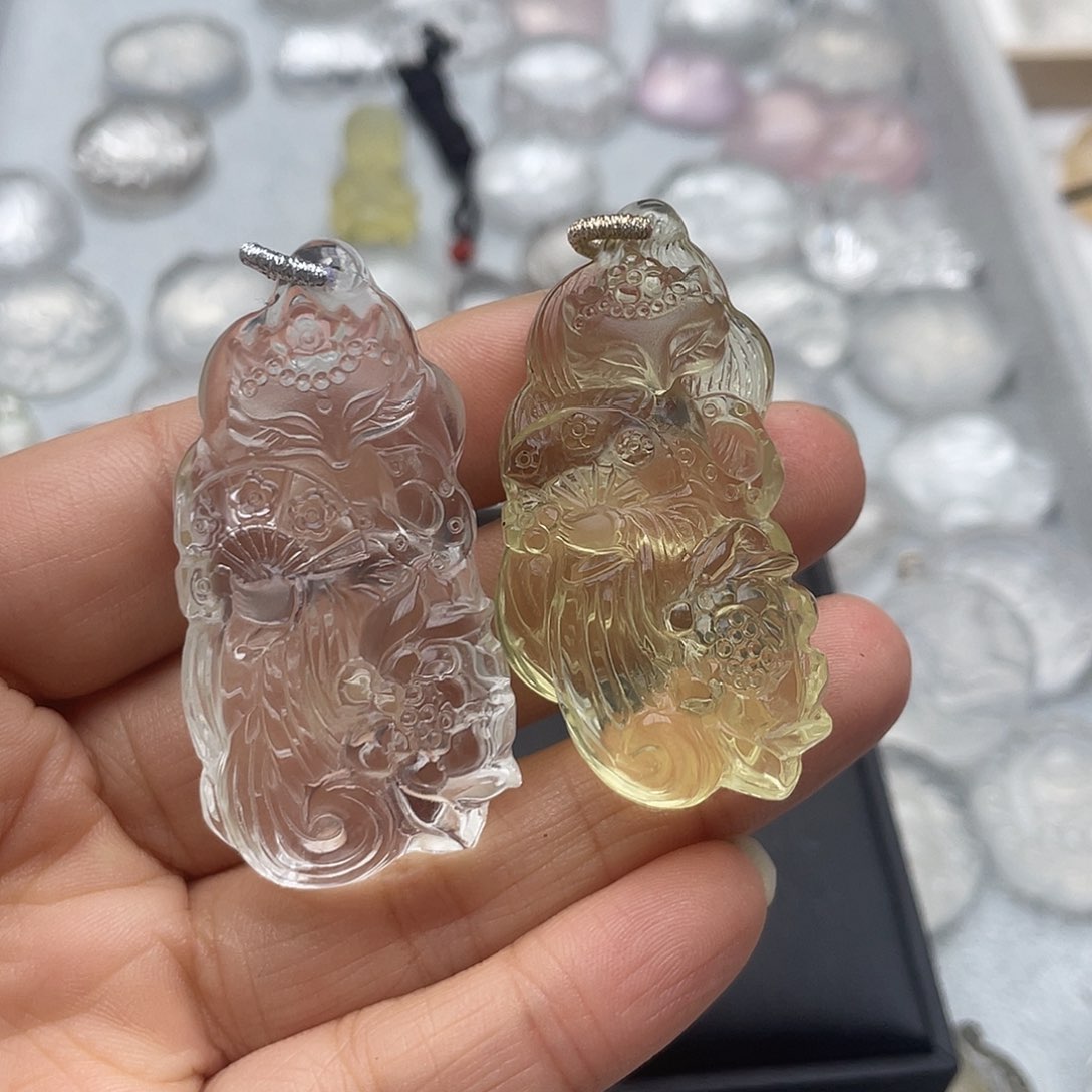 未镶嵌吊坠(不含链)水晶W****a