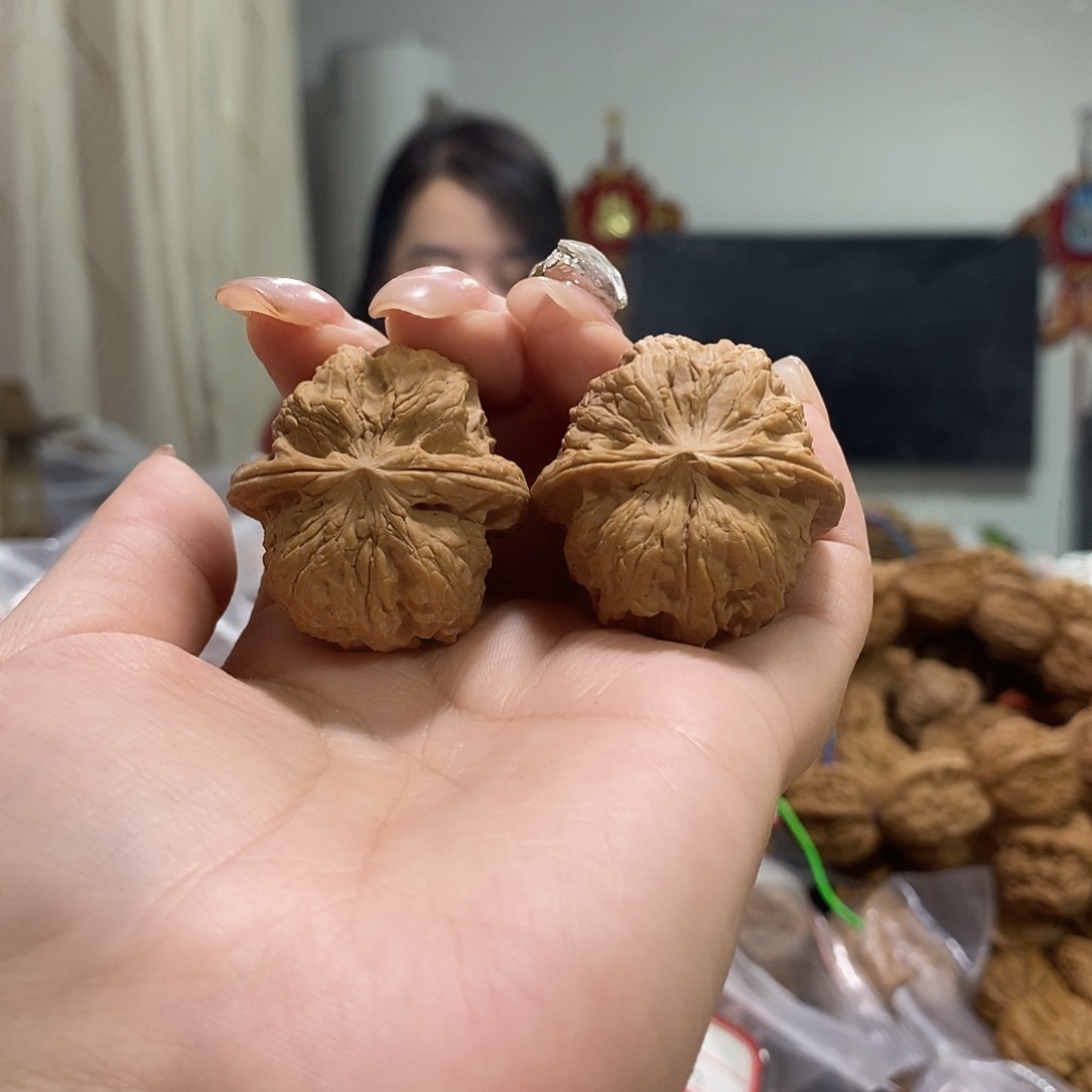 把件文玩核桃35元尚尖有伤