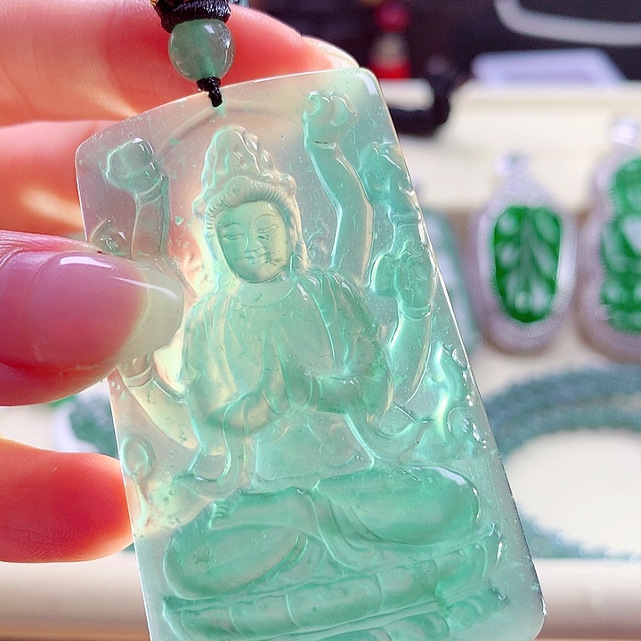 翡翠颈饰未镶嵌天然