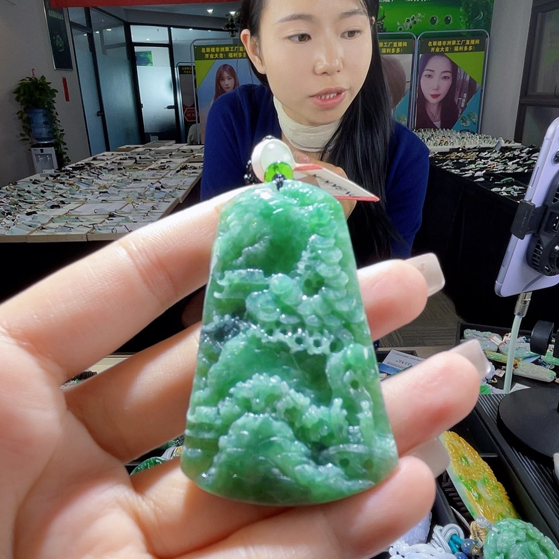 颈饰未镶嵌翡翠一个