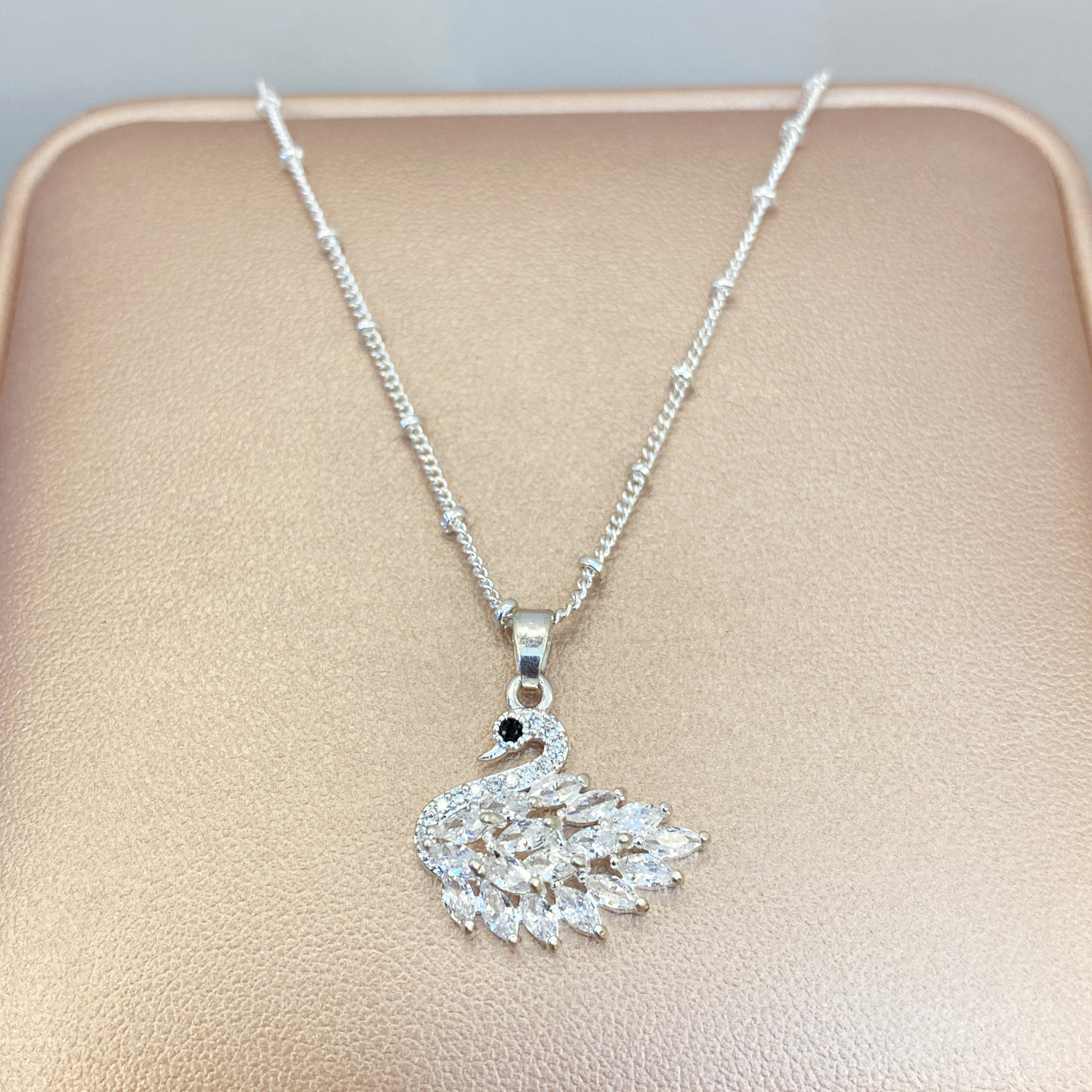     编号48  精致满钻小天鹅吊坠项链轻奢坠链（无礼盒）