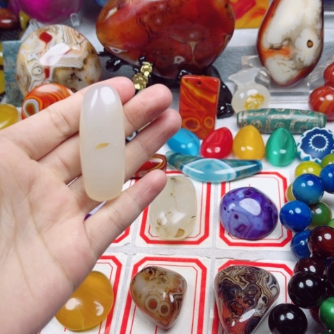 玛瑙/玉髓耳饰未镶嵌