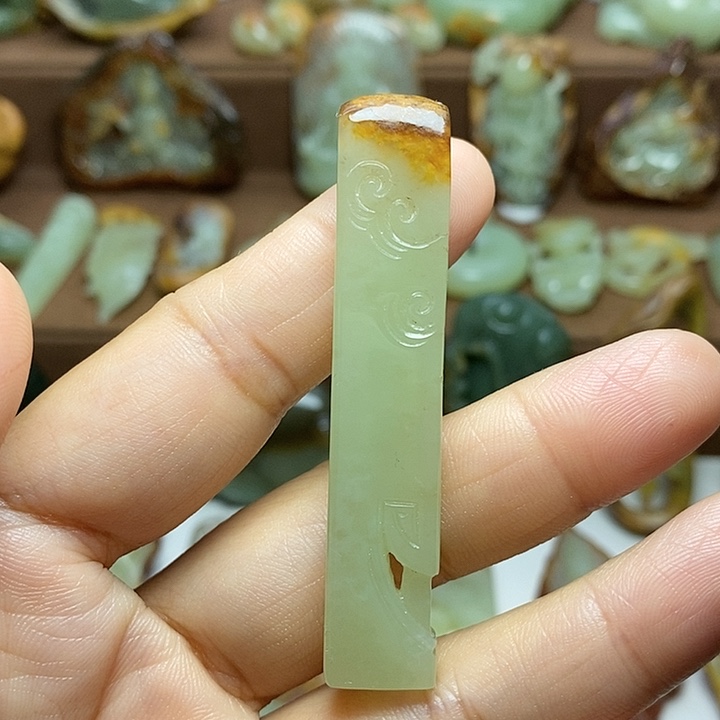 岫岩河磨玉（透闪石质玉）未镶嵌颈饰