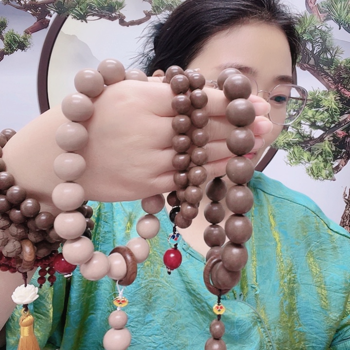 L***y1.8白龙涎手持➕降真1.2双圈➕1.8苏合手持