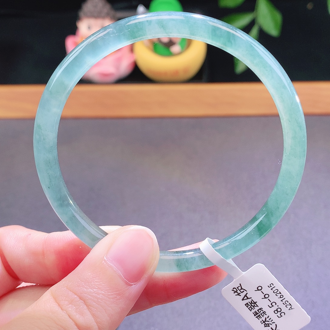 翡翠未镶嵌手镯天然翡翠