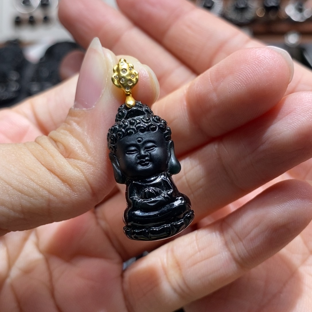 颈饰18K金镶嵌翡翠墨翠宝宝佛