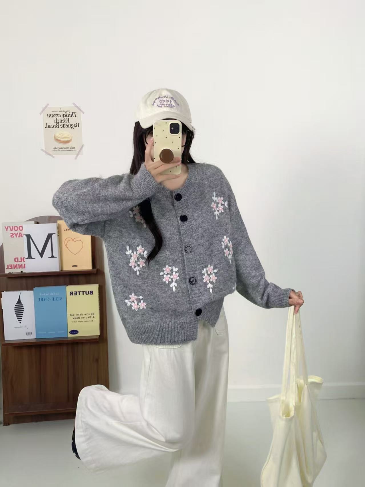韩系立体手工花瓣刺绣毛衣开衫秋季新款设计感重工毛衣长袖外套女
