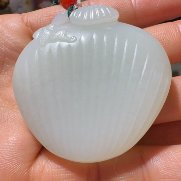 和田玉未镶嵌把件