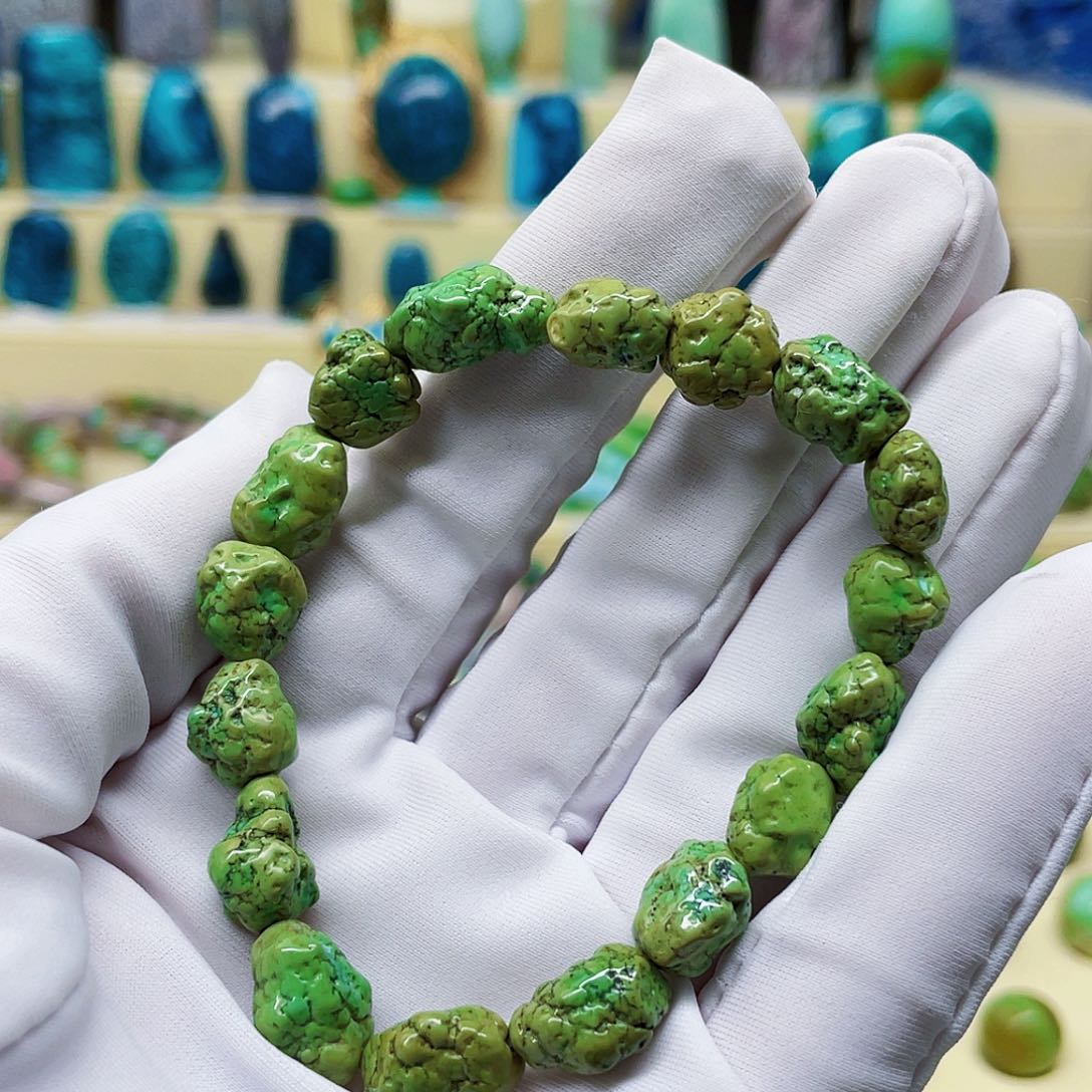 绿松石颈饰未镶嵌