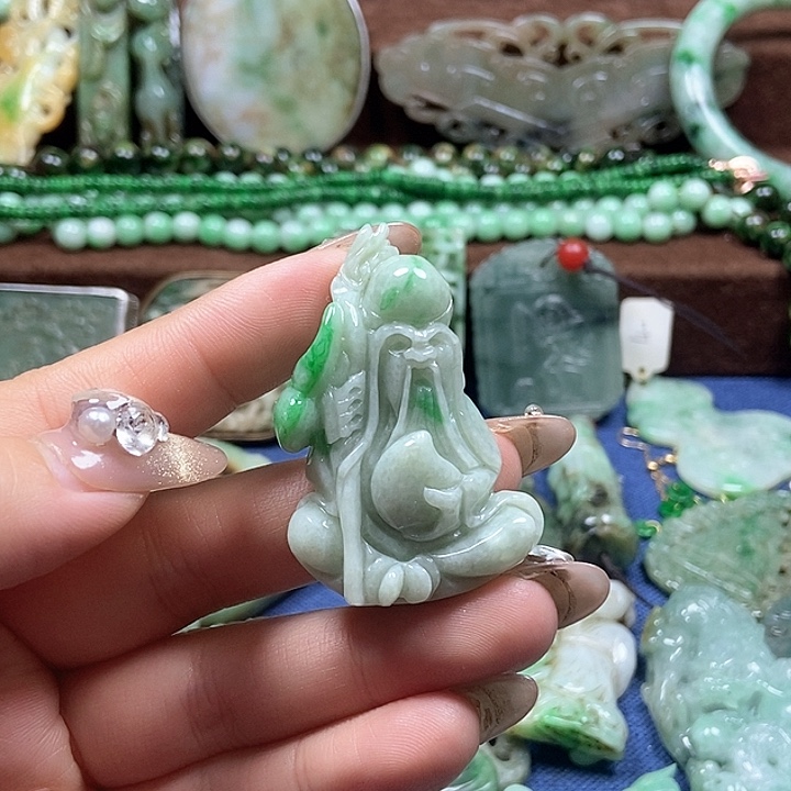 翡翠颈饰未镶嵌000000000