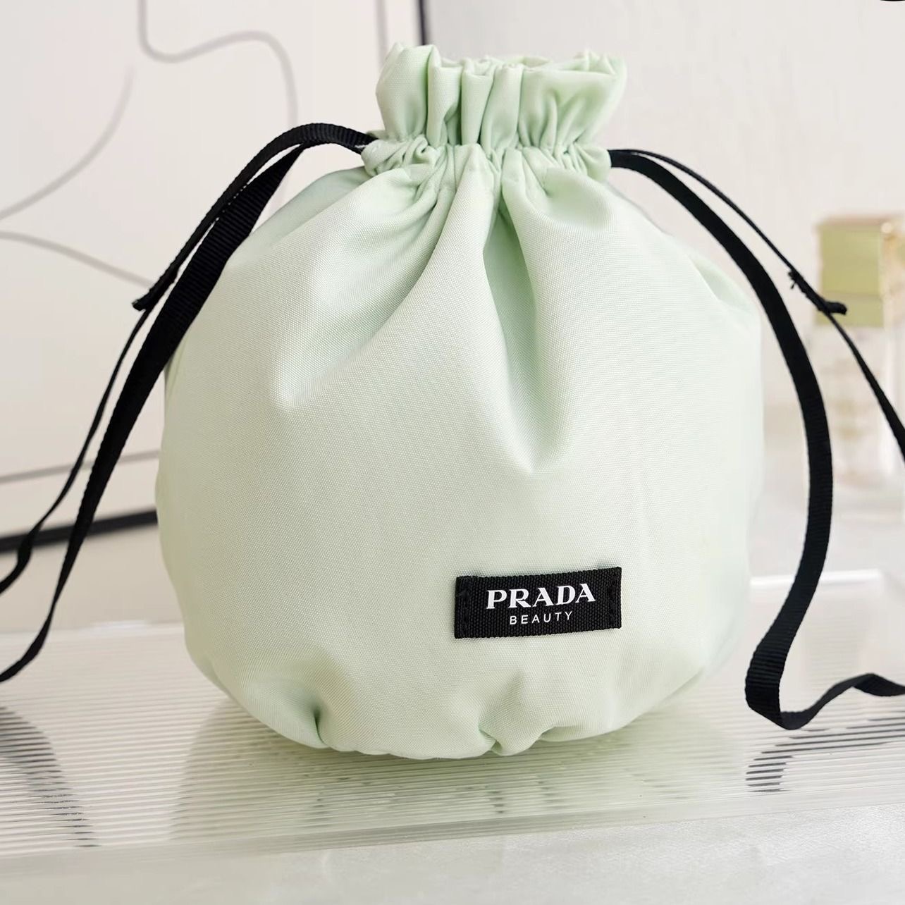 普拉达【K229】普拉达帆布专柜赠品便携收纳包 精致时尚简约化妆包