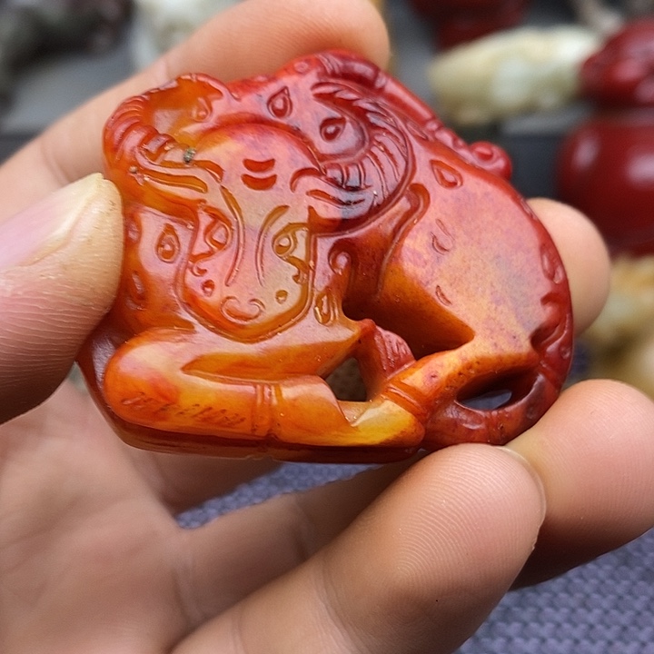 未镶嵌蛇纹石玉颈饰