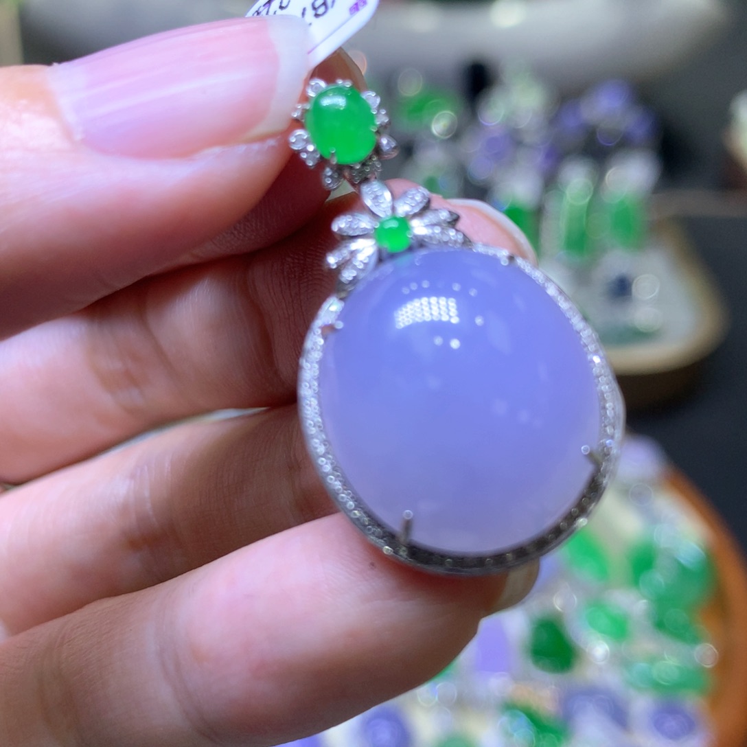 【闪购商品】翡翠颈饰18K金镶嵌翡翠吊坠项链