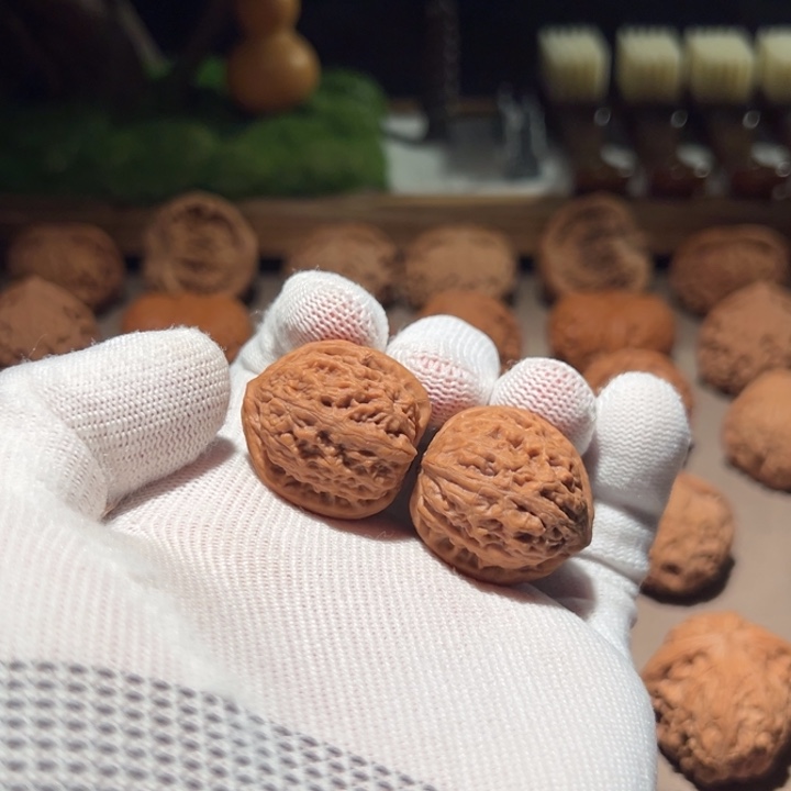 文玩核桃把件沈*四房山三日红