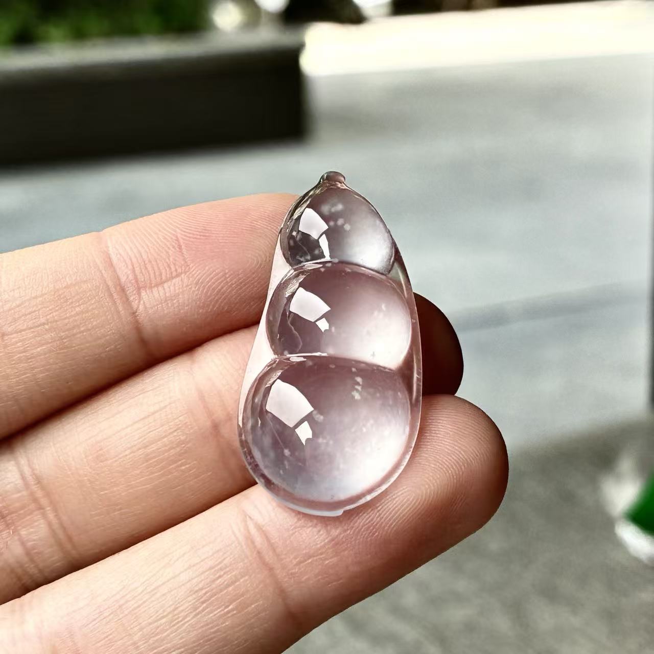 天然a货缅甸翡翠自然光尺寸33/16.1/6.2玻璃种木那福豆吊坠