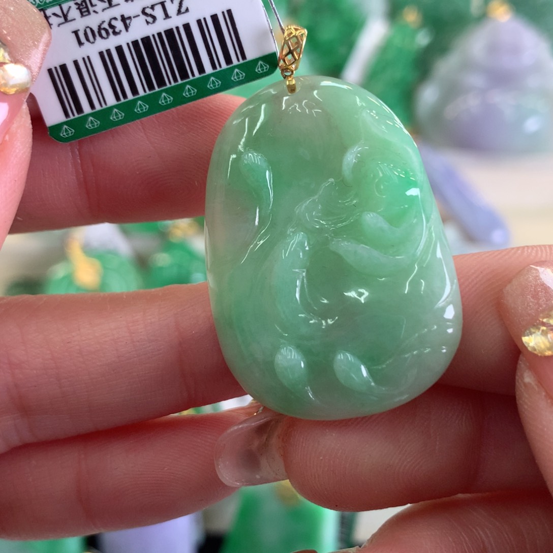 翡翠吊坠(不含链)18K金镶嵌
