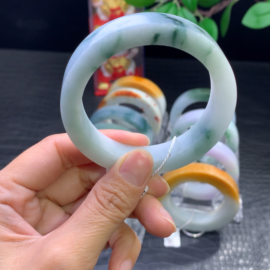 定制翡翠未镶嵌手镯