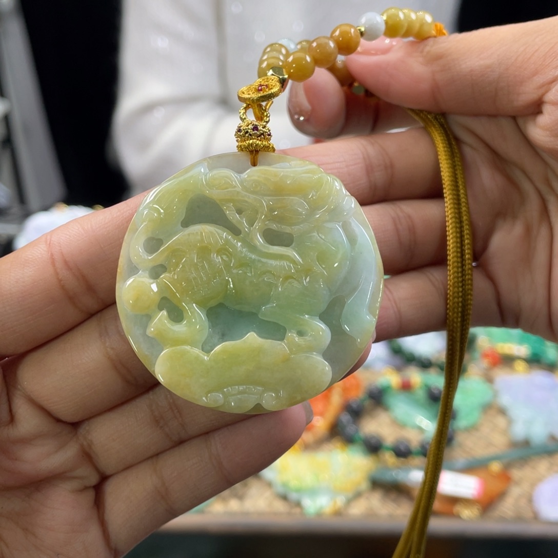 翡翠颈饰未镶嵌代编织